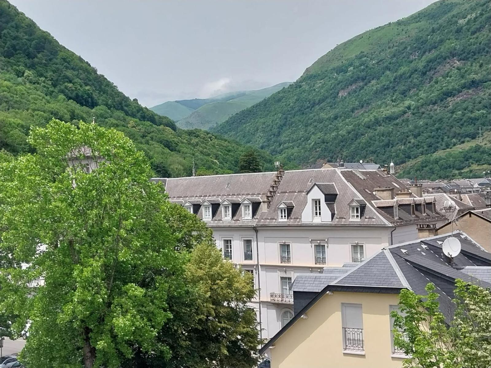Aparthotel Royal Luchon Bagnères-de-Luchon Exterior foto