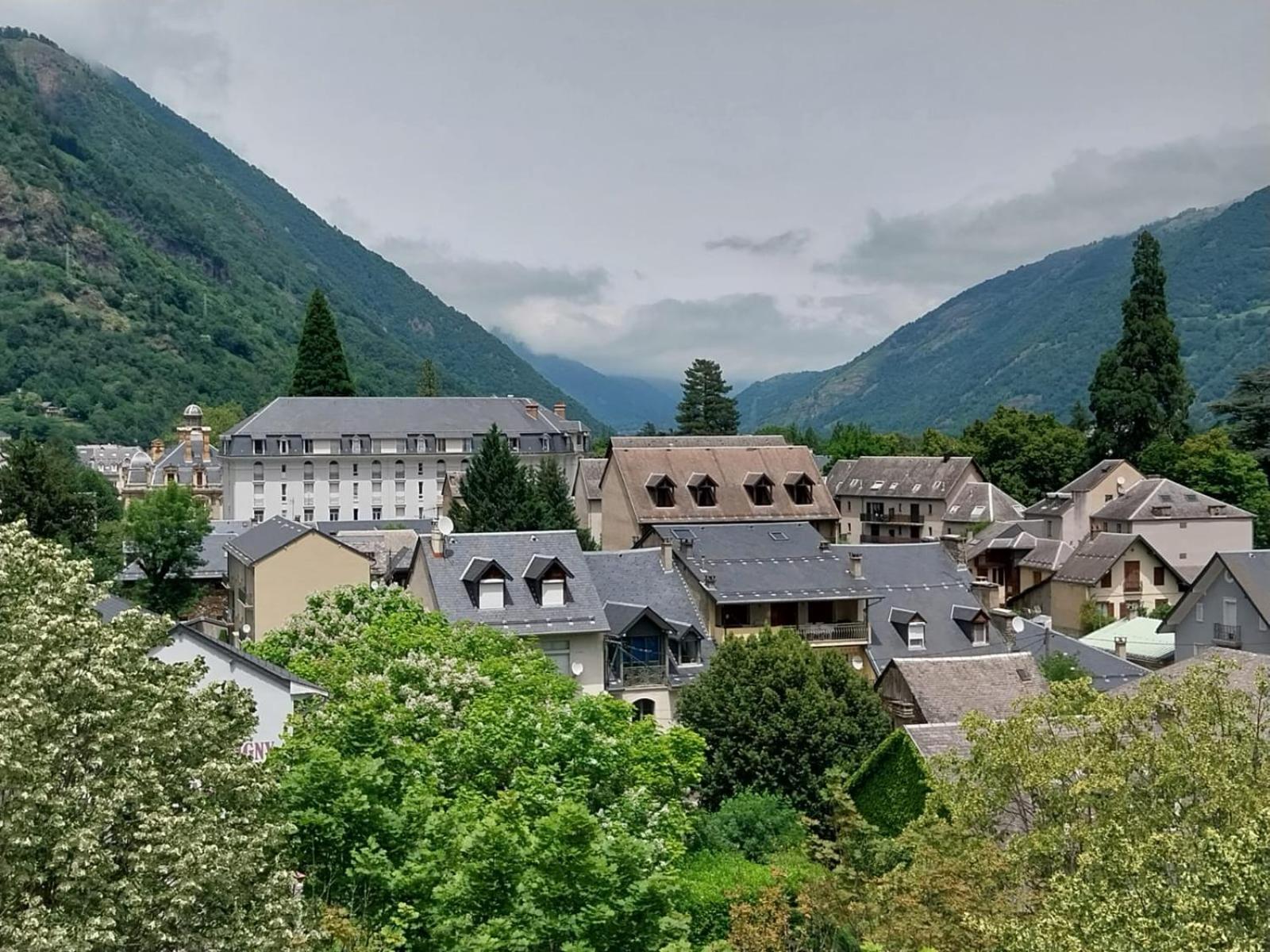 Aparthotel Royal Luchon Bagnères-de-Luchon Exterior foto
